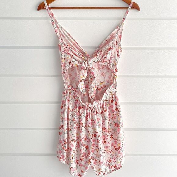 Aeropostale Printed Twist-Front Tie-Back Romper Size XS - Picture 4 of 11